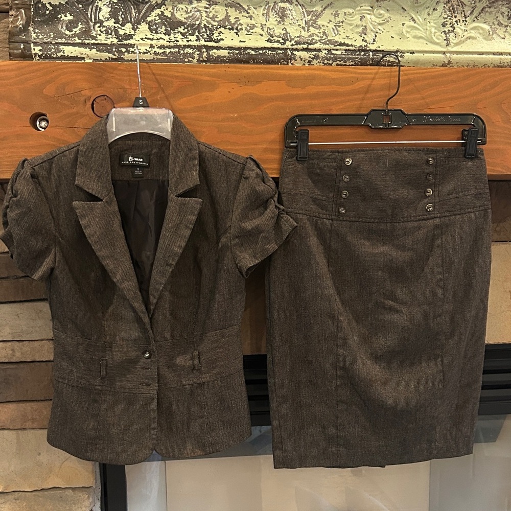 Byer California Brown and Black Textured Blazer and Skirt